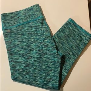 Fabletics cropped legging